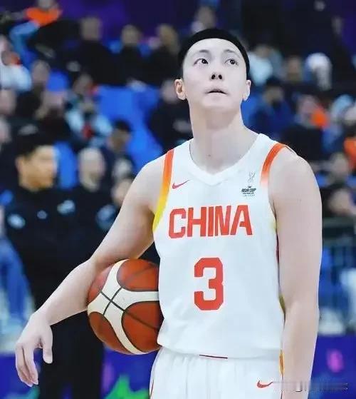 今晚中国男篮在亚洲杯热身赛中90-70大胜波黑男篮，取得热身赛三连胜。本场比赛主