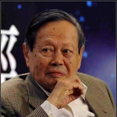 “一定要建，不建中国将落后30年！”2016年，杨振宁曾顶着骂名，极力反对花20