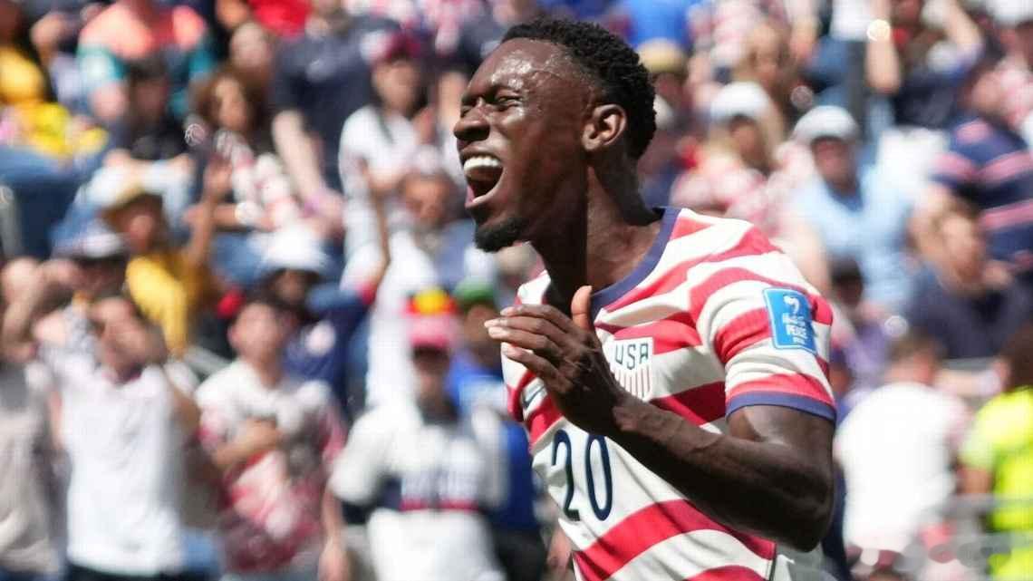 【美国足球运动员红牌处罚暂缓执行】[还有这操作？]（ESPN）国际足联已撤销美国