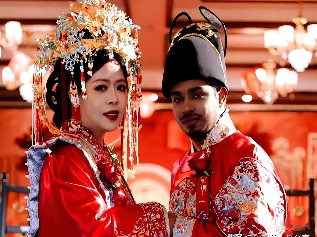 不明白嫁国外还要办中式婚礼？中国一女子嫁孟加拉国人，他们没有选择孟加拉国的婚礼仪