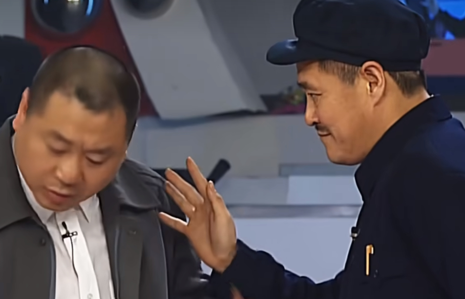 大概他们知道如果真的带头网暴艺人，可能真的会被告，也可能被粉丝冲死，所以没有哪个