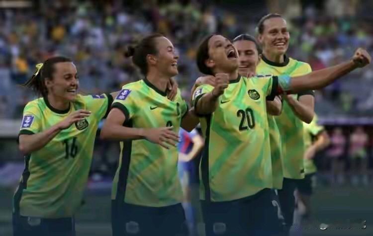 澳大利亚女足2：1战胜朝鲜女足，东道主终于如愿以偿。女足亚洲杯晋级四强第一支球队