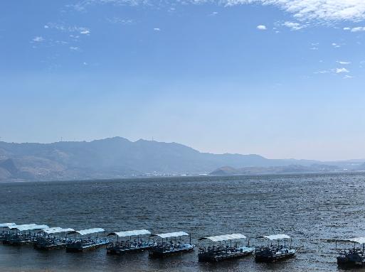 美国这是在给伊朗作嫁衣裳？美国花大价钱打仗，把霍尔木兹海峡这条国际能源运输的主要