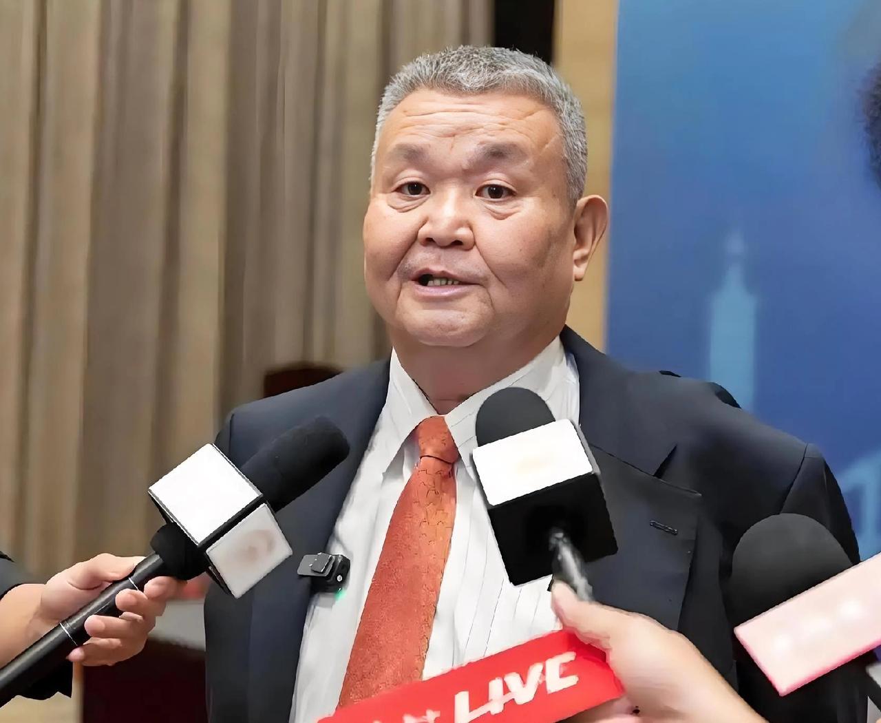 台湾时事评论员黎建南表示：据我的观察，郑丽文的和平路线走出了一个新阶段，郑丽文走