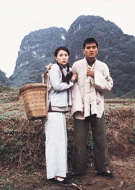 这个女人怎么那么眼熟？