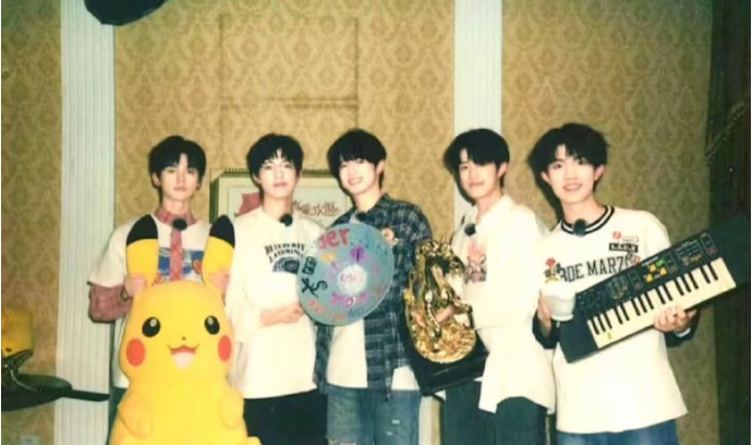 TOP登陆少年团新歌概念影像MVTOP登陆少年团新歌概念影像新鲜出炉，竞速游戏竞