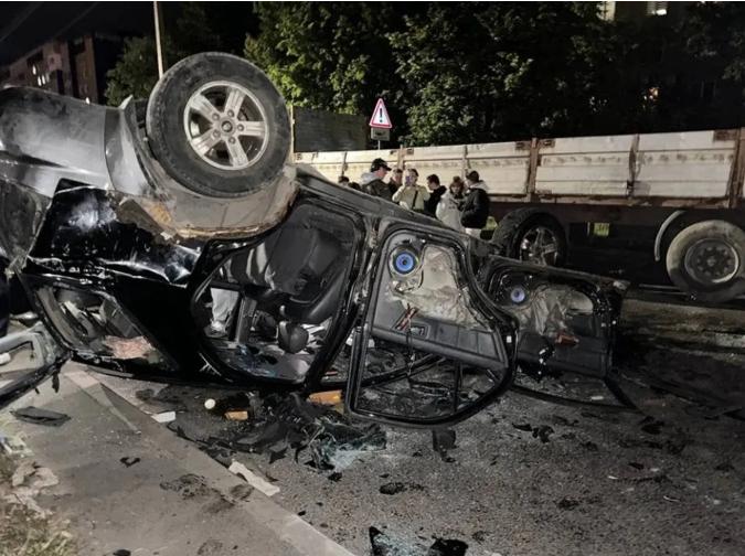 乌克兰最硬核的爱国之城反了！掀翻征兵车后，全城青壮年被批量带走。乌克兰战局最刺眼