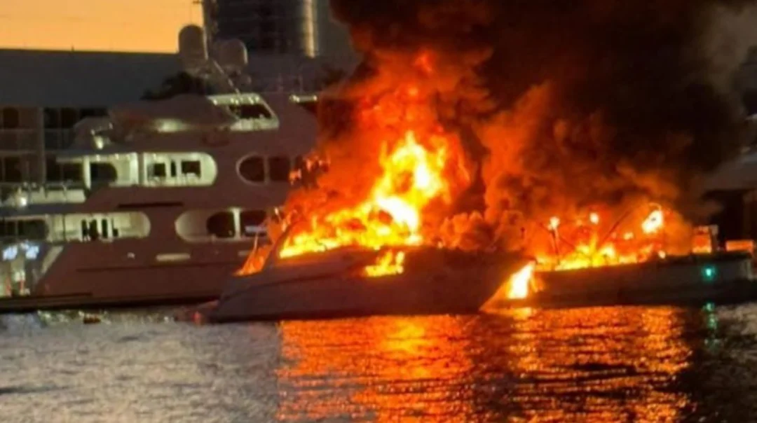迈阿密疑似发生船只爆炸，造成11人受伤