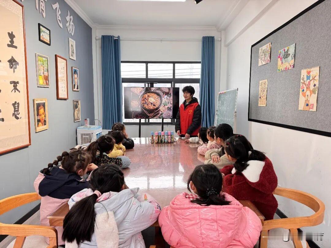 1月26日（农历腊月初八），宁强县大安社区依托“大安镇红色驿站”与“青果启航”青