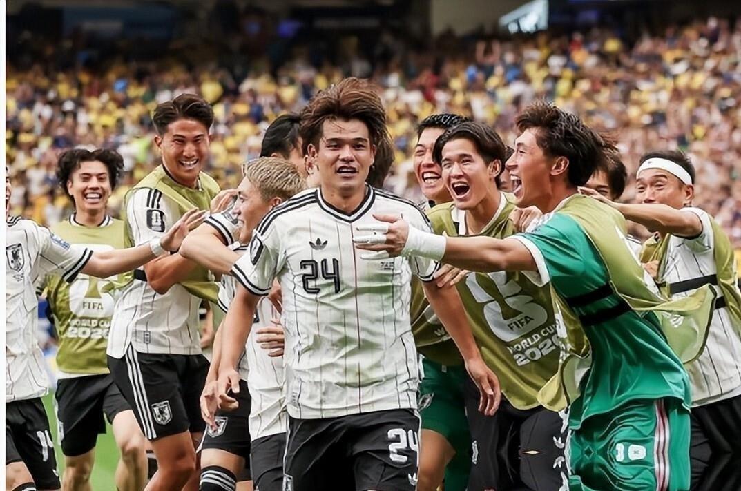 巴西2-1击败日本，这场32强战踢到最后才真正分出命。日本不是被打花的那一方，他