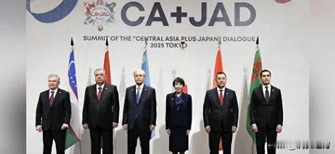 日本右翼为转移日益加剧的国内矛盾决定搏一把大的……
这次日本“仗义”！高市早苗又