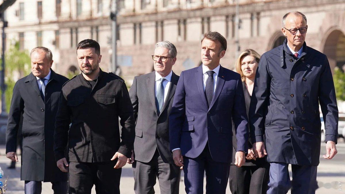 “泽连斯基今后几天必须格外小心。美国已经背叛了乌克兰，也背叛了欧洲。”——法国总