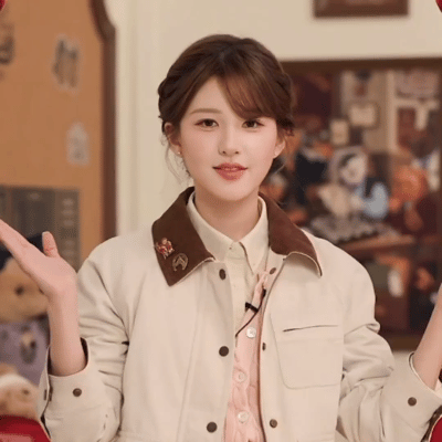 赵露思今日品牌直播好俏皮可爱，状态拉满了