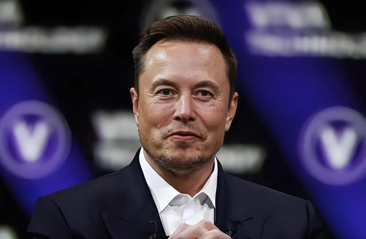 马斯克的嘴，真跟开过光一样。

他曾公开提醒，芯片荒之后，下一个全球抢着要的核心