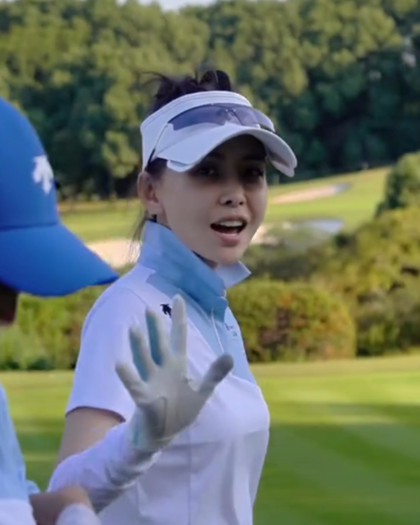 就这样看镜头点头示意耍帅👋🏻😋于文文别克lpga锦标赛 ​​​