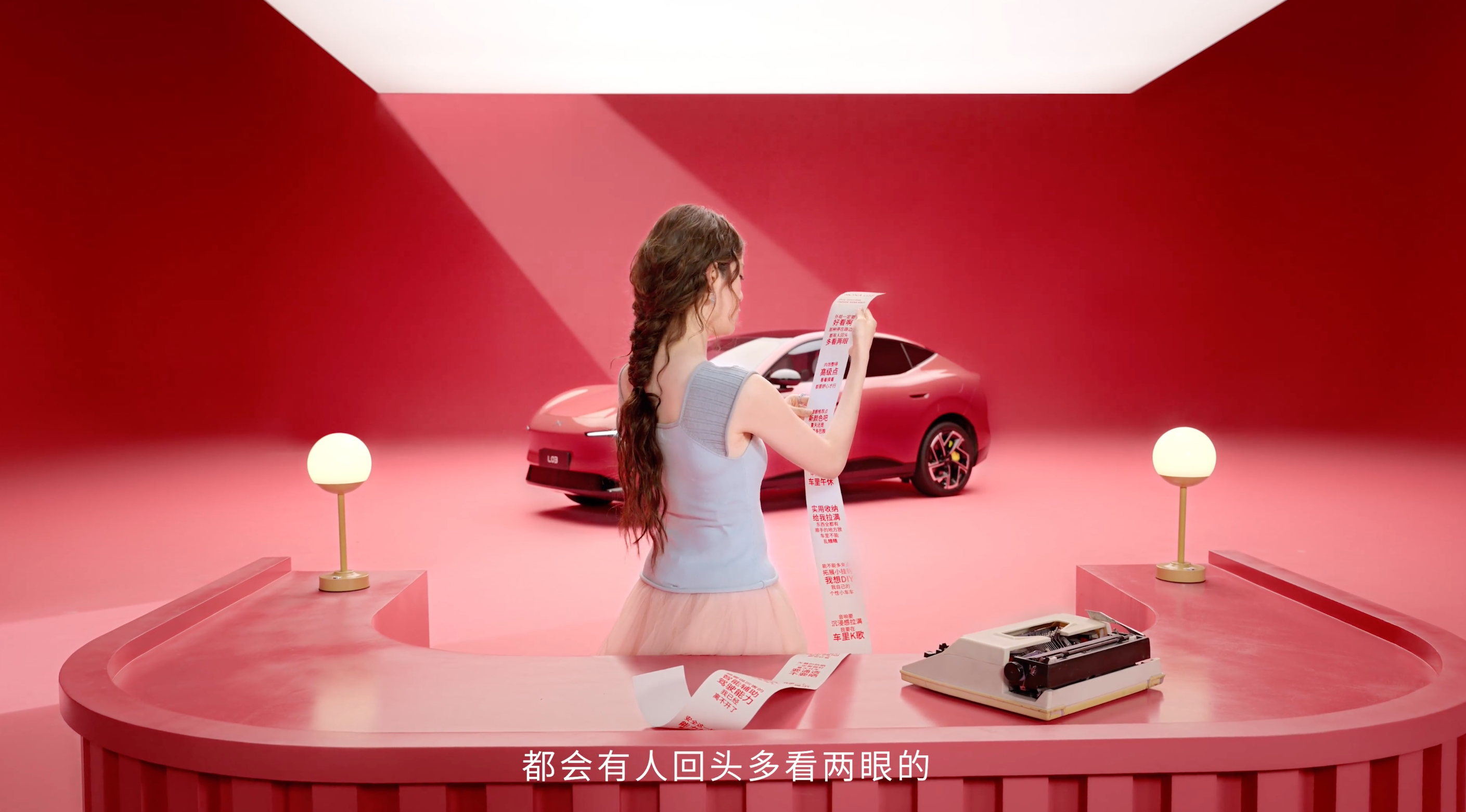 汽车博主欧阳娜娜评测小鹏MONA 汽车博主欧阳娜娜都来了。小鹏MONA L03明