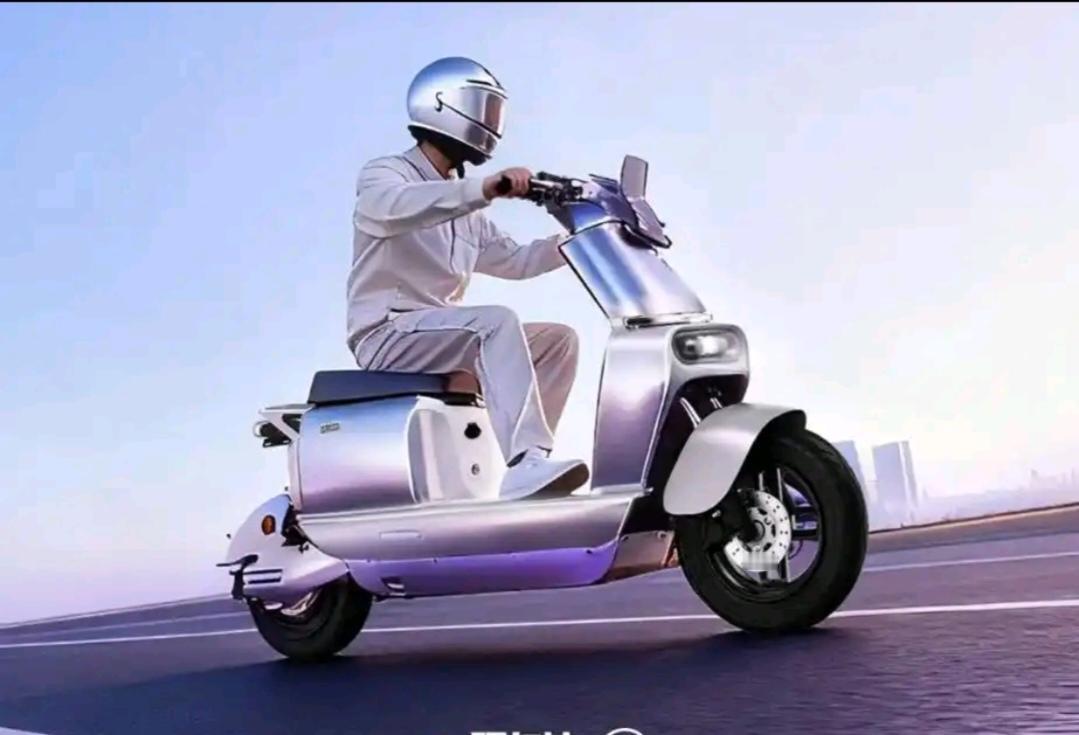 新国标下如何选择两轮电动车？
新国标下选两轮电动车，门道可不少。
首先看续航，日