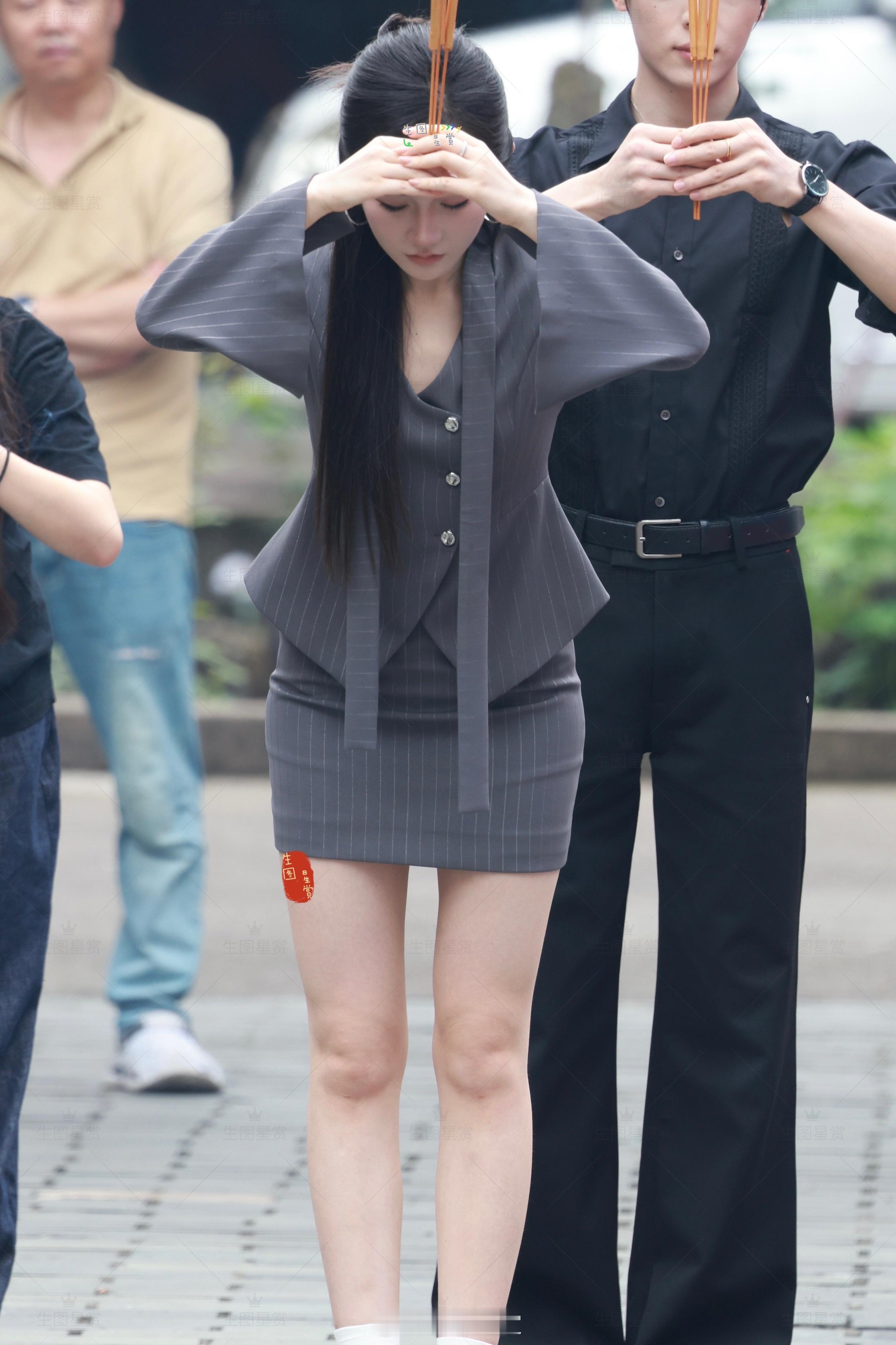 张晋宜今天短剧卡戎 开机腿好长啊[憧憬] ​​​
