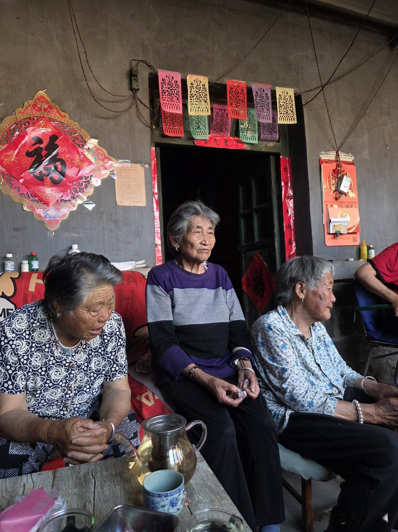 这种馒头，绝大多数人可能没有吃过……

桑葚馒头。
现在正是桑葚成熟的时期，
密