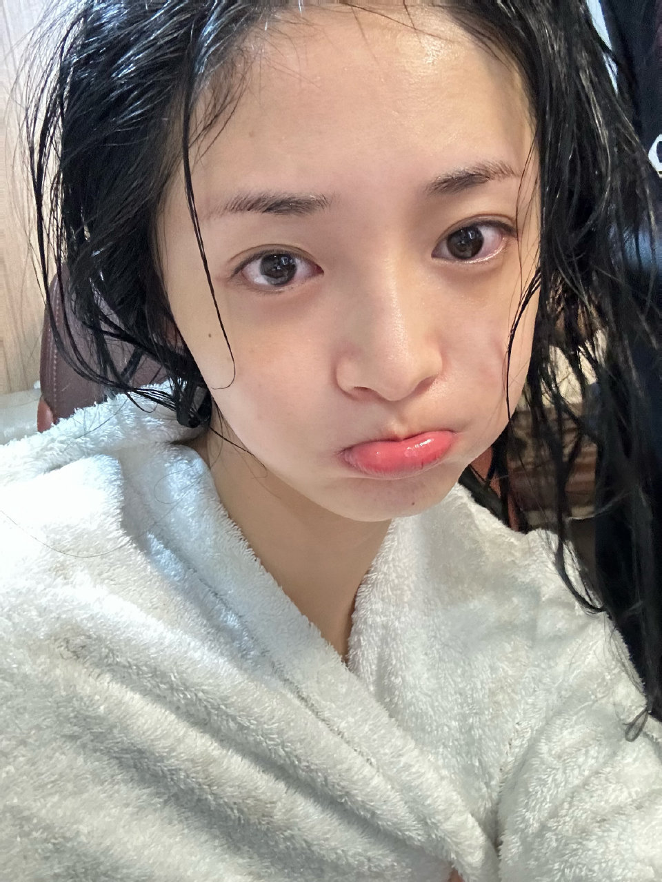 周洁琼的素颜 这皮肤真好啊 无瑕 ​​​