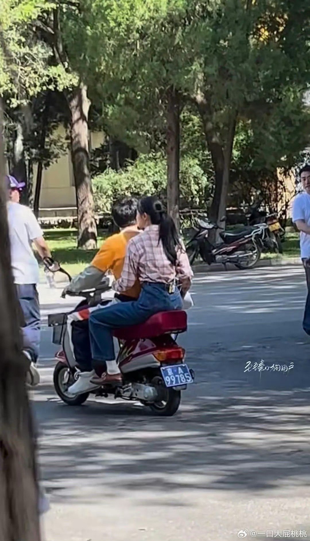 黄轩刘浩存美顺与长生路透黄轩刘浩存美顺与长生同框路透黄轩刘浩存美顺与长生同框路透