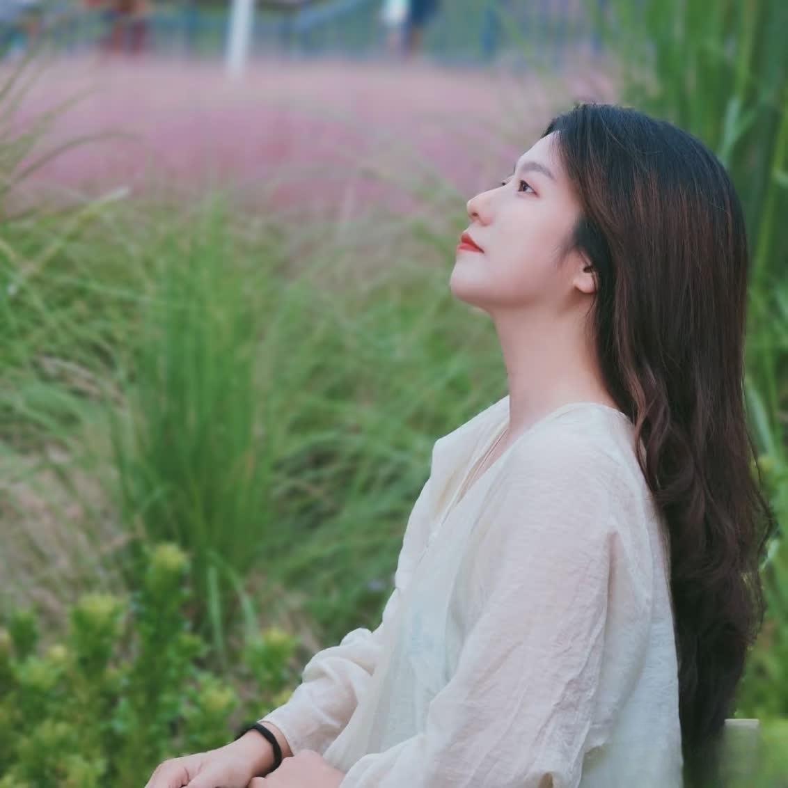 有些日子明明隔了很久，回想起来却像昨天刚发生。大概人到了一定年纪，才慢慢懂得，原