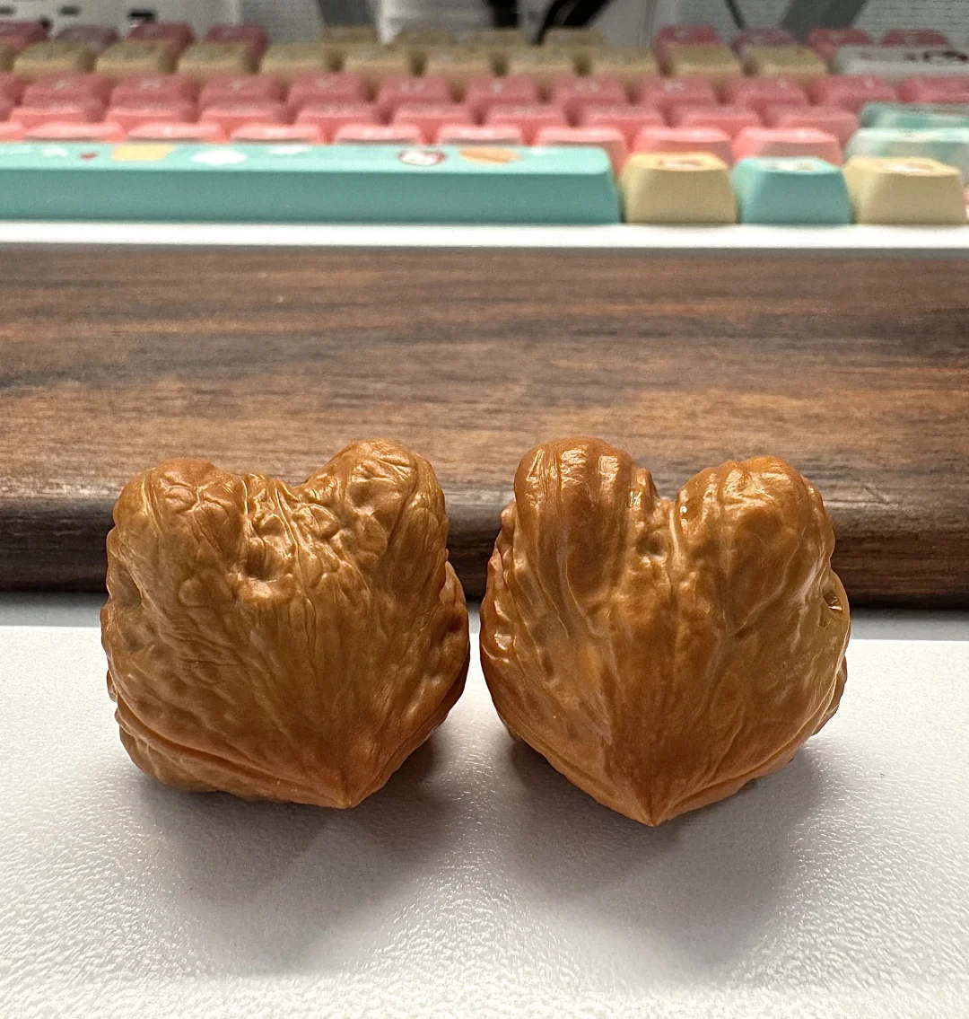 现在的臀已经是翘到可以顶起一瓶汽水🥤