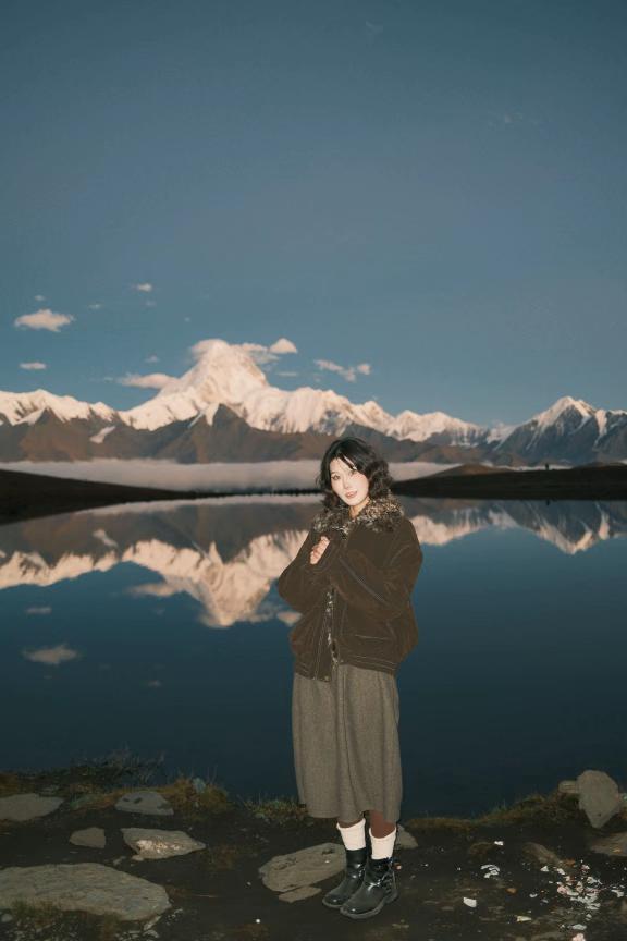 川西遇到绝美日照金山🌄
在雪山下过了个特别的27岁生日🎂
此次川西之行 主要