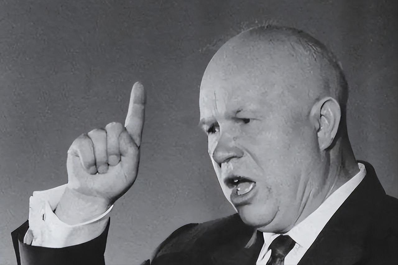 赫鲁晓夫对中国三大贡献：将斯大林时期赖着不给的旅顺港归还、为中国提供百万吨粮食，