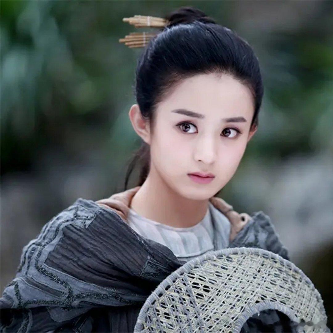 赵丽颖27岁演的16岁花千骨灵气和天赋确实是不讲道理赵丽颖偏偏在这基础上还多了份
