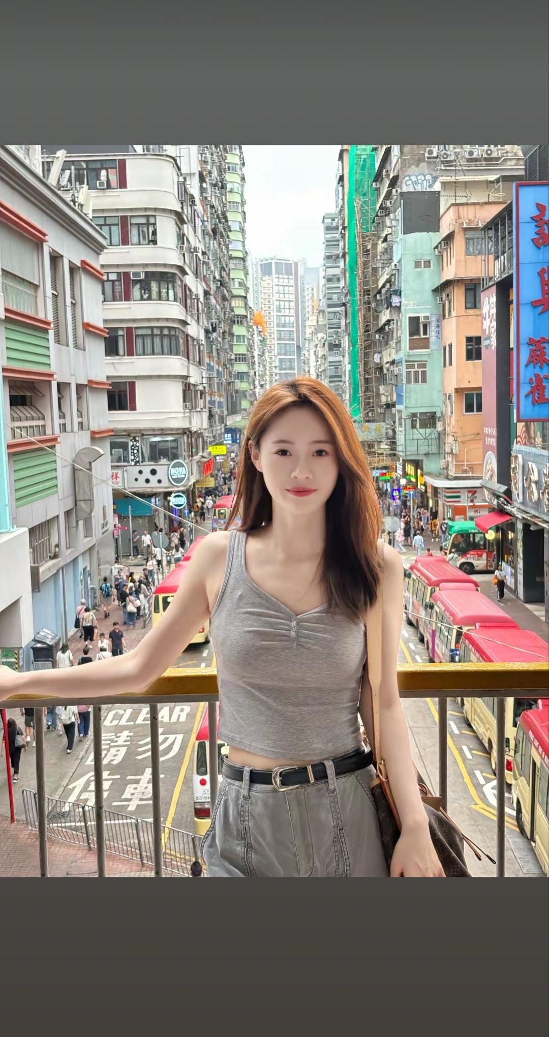 怎样穿搭知性又显身材? 美女休闲穿搭分享 女孩穿衣搭配 精致少女感穿搭 时尚女生
