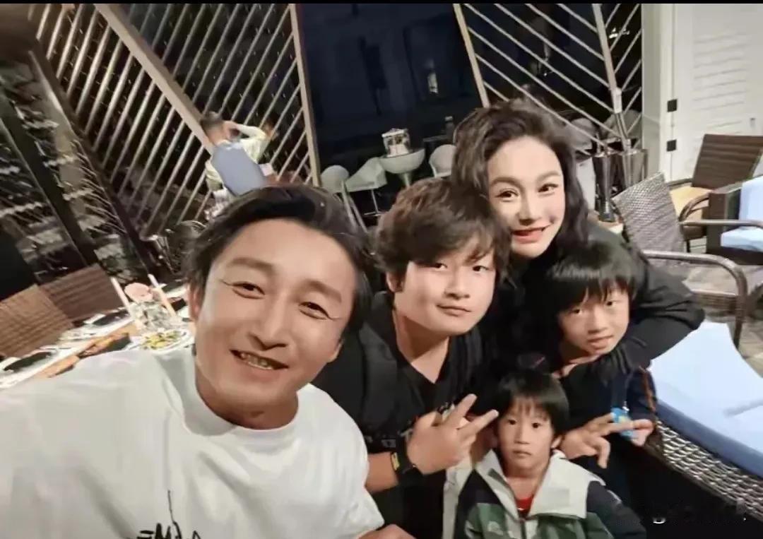 冉莹颖一句“丧偶式婚姻”引起网友热议！

“我生了三胎后，我就感觉进入到了丧偶式