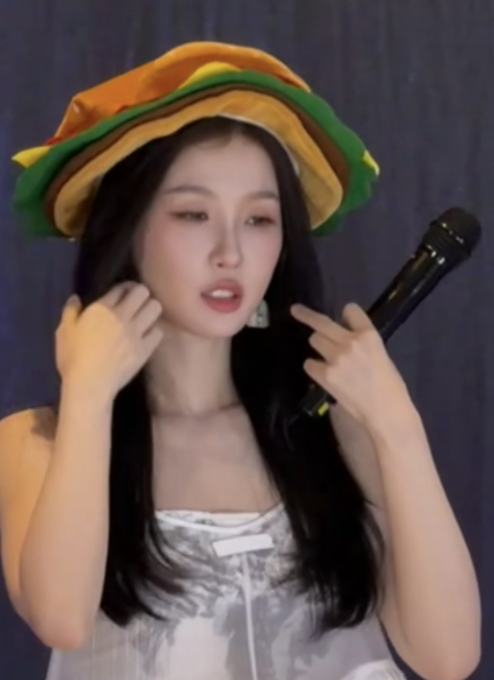 刘琳琳拍的虞书欣 我笑的不行了有多权威 虞书欣签售会 虞书欣香水