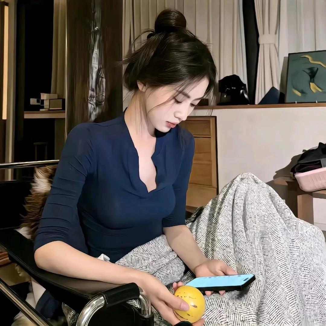 慵懒午后，沉浸在宁静的阅读时光