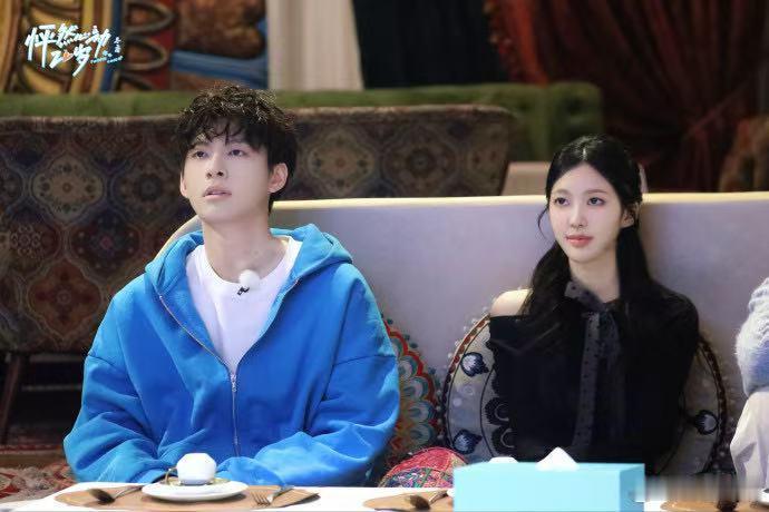 全员都在磕恩恩小新这对cp 恩恩小新这对cp简直是甜宠天花板！从互动到氛围都甜到