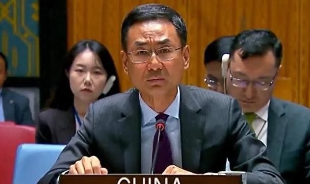 中国为何敢跟美国正面硬刚？


这问题问得好，答案其实就藏在这些年的血与火里 —