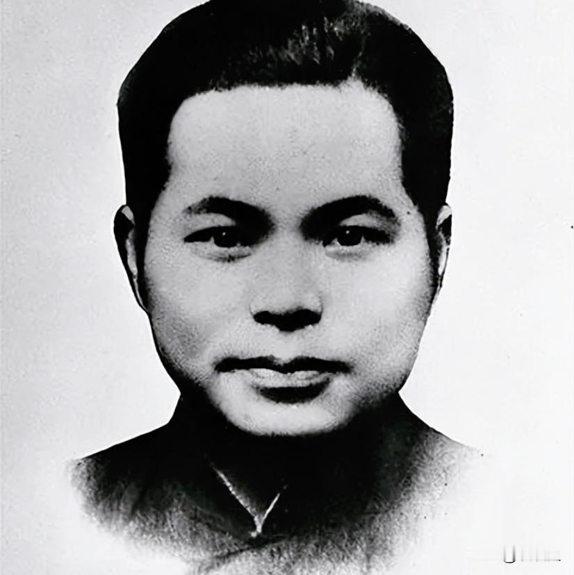 1946年深夜，一名国军少将趁着夜色闯进一位地下党员家中，用枪顶着对方的脑袋，低