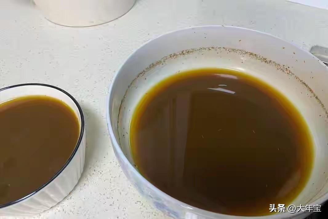 35岁就老了？！
最近一直在喝中药，
因为气血亏空，已经影响到心脏供血，
整个人