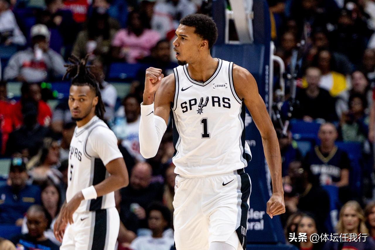 少林功夫好，光头文班亚马轻伤不下火线，出战21分钟就砍下22+10，这才叫效率！