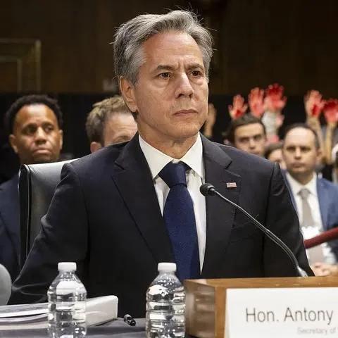 美国现任国务卿布林肯在国会听证会上沦为“菜单”被“清算”，五大失误是主因，拜登难