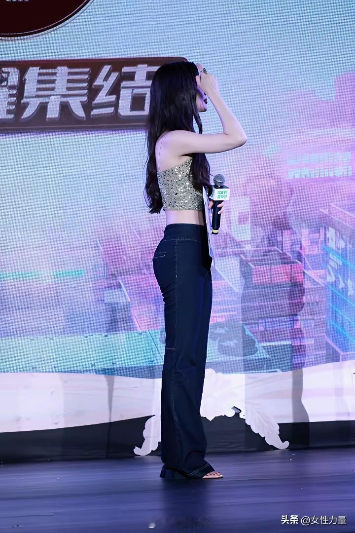 就这身材，打成龙《A计划》里的一句台词