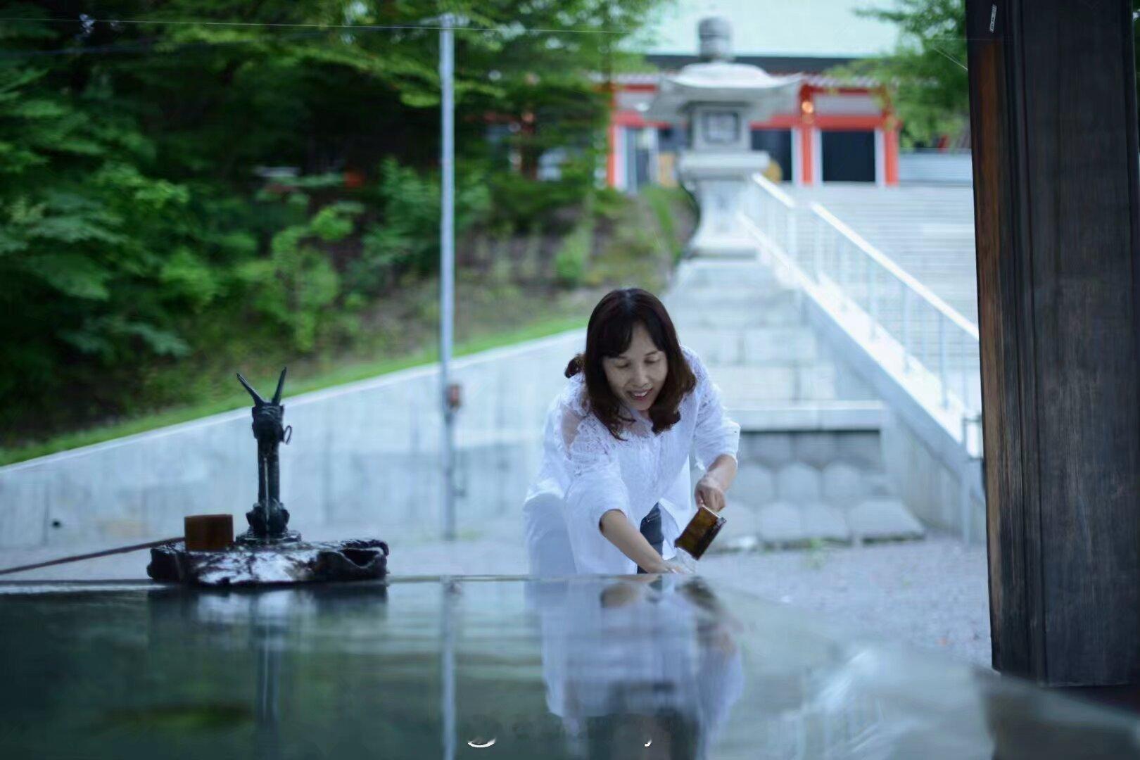 我常常说我是妈宝女 是因为我有这样的母亲真的很幸福很幸运在我初中高中同学还在读书