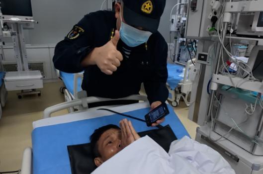 深夜南沙，一艘越南货船沉了，中国救起47人后，路透社记者挖了个坑！
 
7月24