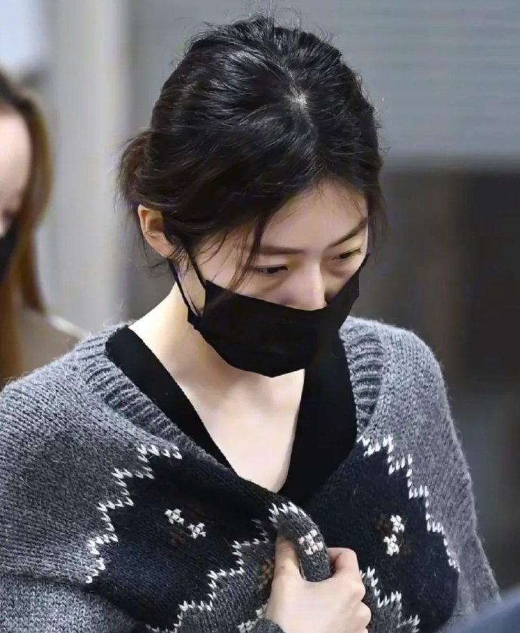 金赛纶竟25岁就有白头发了 状态也很疲惫 
