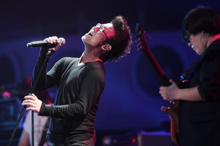 汪峰哈尔滨嗨翻，下一站天津接不接得住？

汪峰老师这摇滚能量是真顶！哈尔滨演唱会