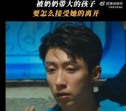 黄景瑜关晓彤新剧口碑《岁月有情时》的场景布置真的太用心了，90年代的老物件、居民