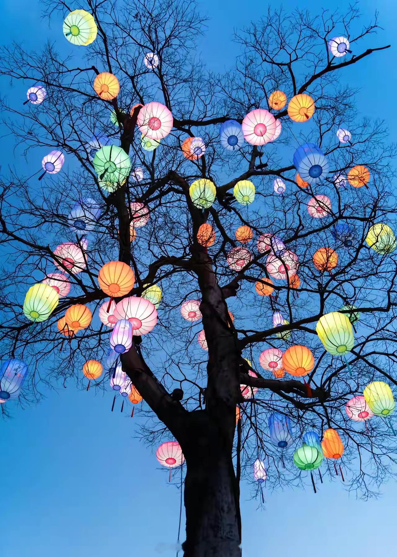 正月初四，大家早上好。假期刚刚过半，继续享受春节的快乐。机器人的浓香一定会蔓延至