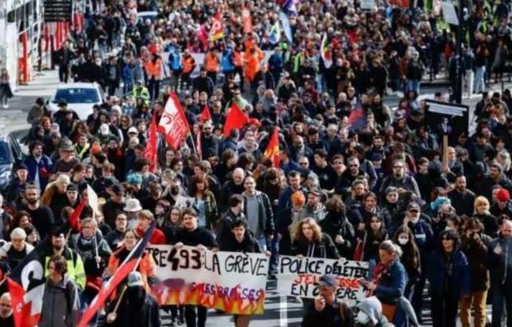 法国缺钱，美国缺钱，英国缺钱，俄罗斯缺钱，日本缺钱，韩国缺钱，印度缺钱，世界上除