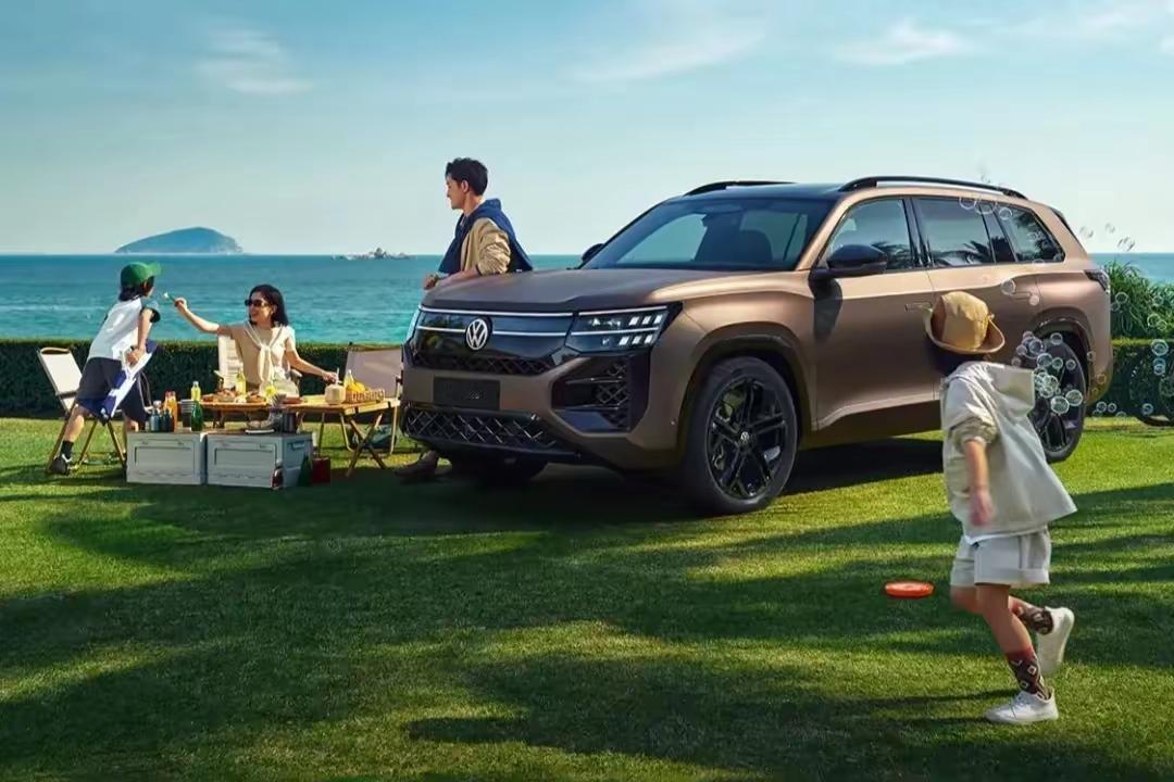 2026款途昂Pro外观稳中有潮，R-Line运动套件+21英寸大轮辋，贯穿灯带