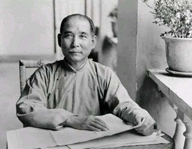 十次起义全失败，孙中山凭啥当“国父”？真相藏在他最惨的那一夜